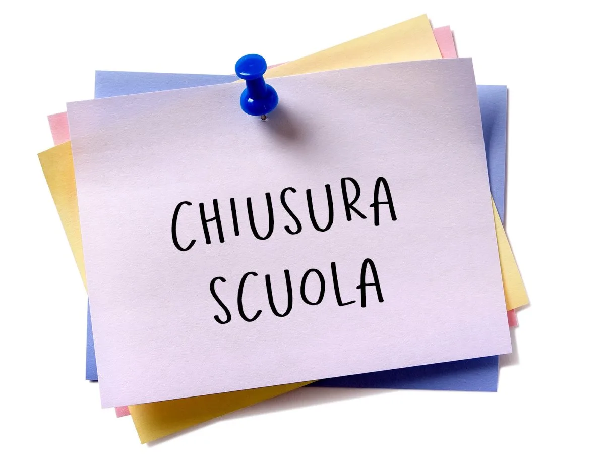 titolo immagine Immagine di ORDINANZA CONTINGIBILE ED URGENTE DI CHIUSURA SCUOLA SECONDARIA DI PRIMO GRADO - PLESSO CHIONNA (VIA SILVIO PELLICO)
